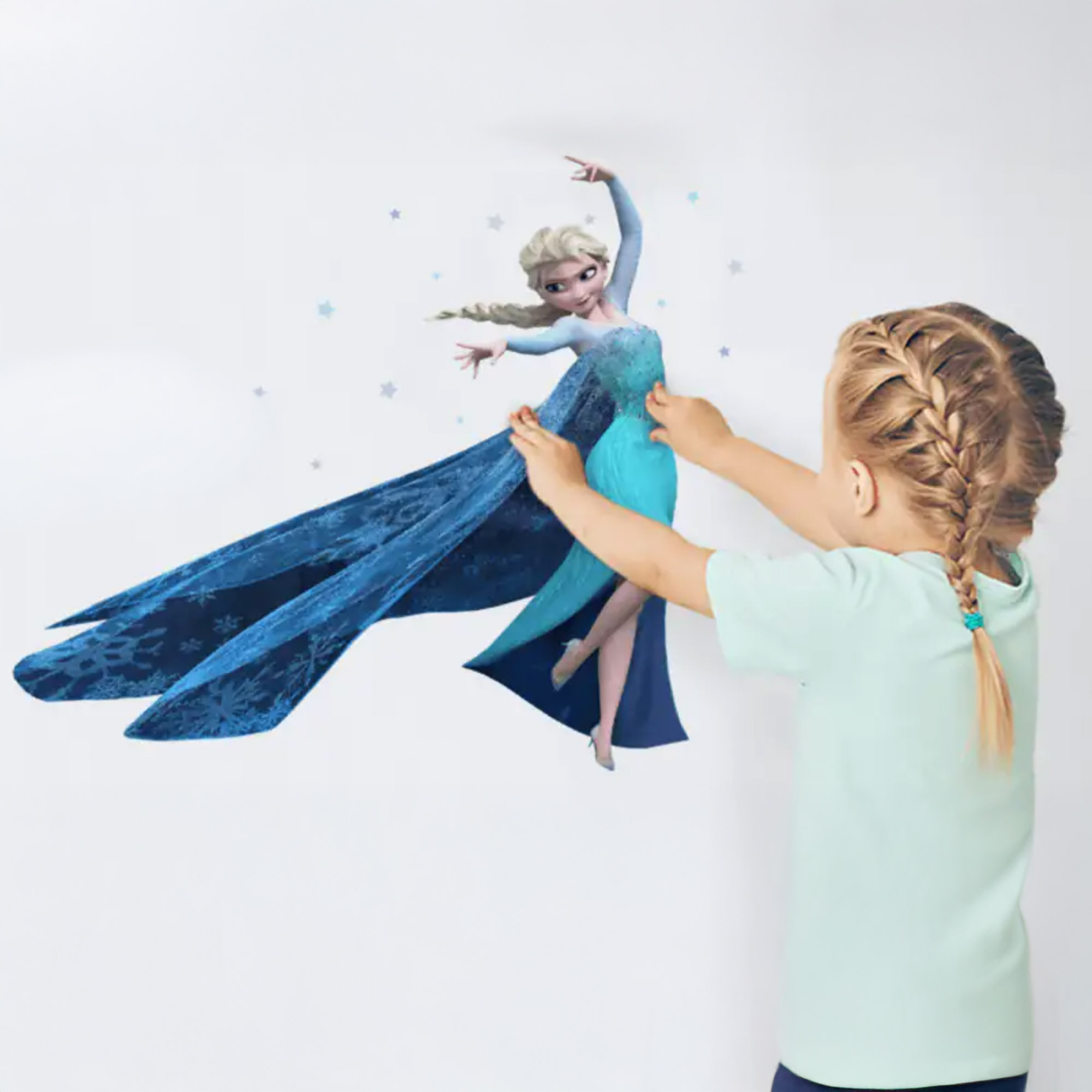 Jak bezpiecznie naklejać dekoracje ścienne? Kompletny poradnik dla rodziców