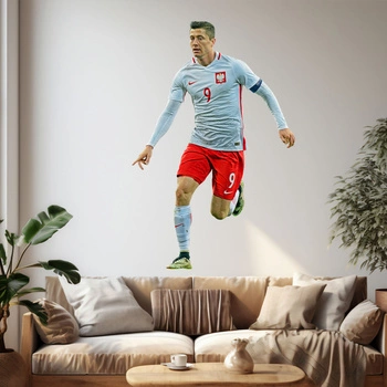 Naklejka na ścianę Robert Lewandowski pokazujący palcem aby podać piłkę 90 cm na 60 cm